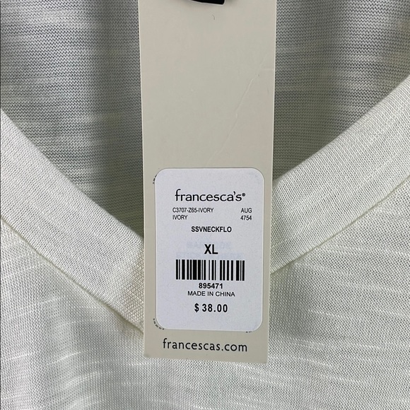 coco + jaimeson Floral Cream Top Size XL - Picture 5 of 9